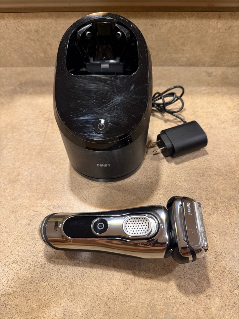 Braun Series 9 Premium 9095cc Wet/Dry Cordless Facial Shaver w/ Cleaning System